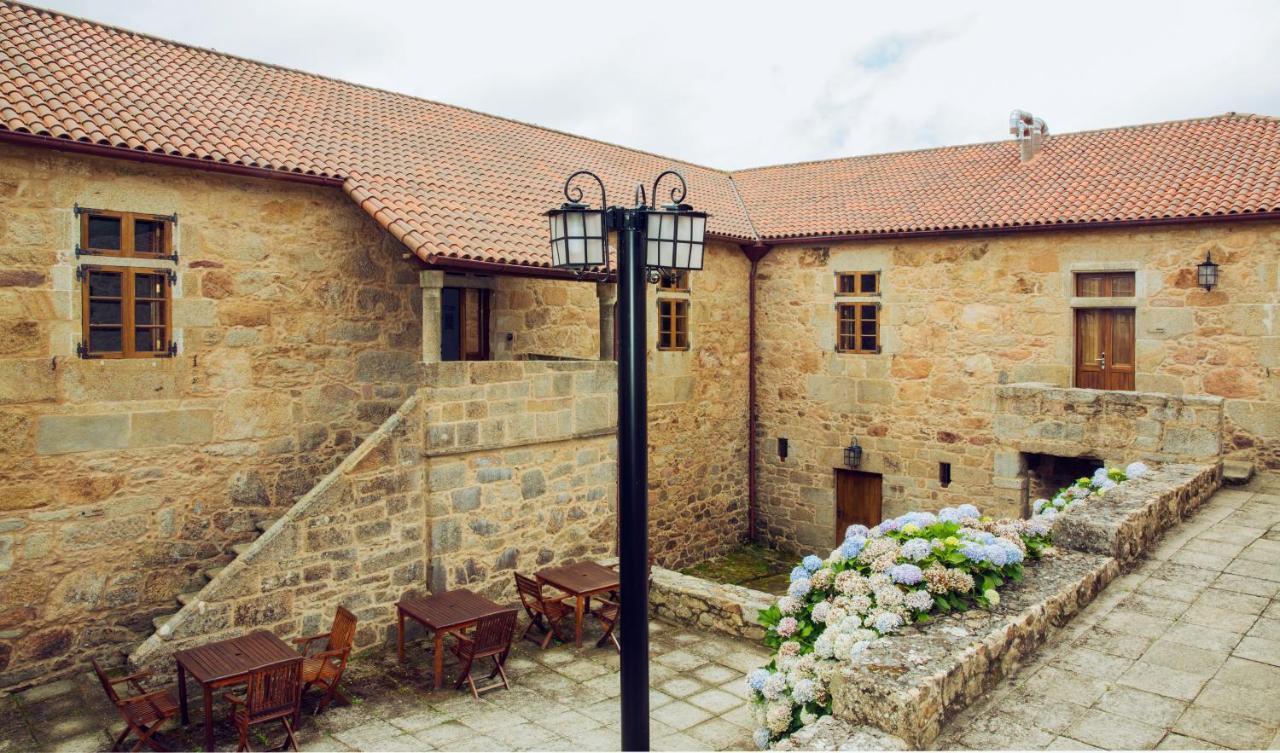 Monasterio Y Pension De Moraime Kültér fotó