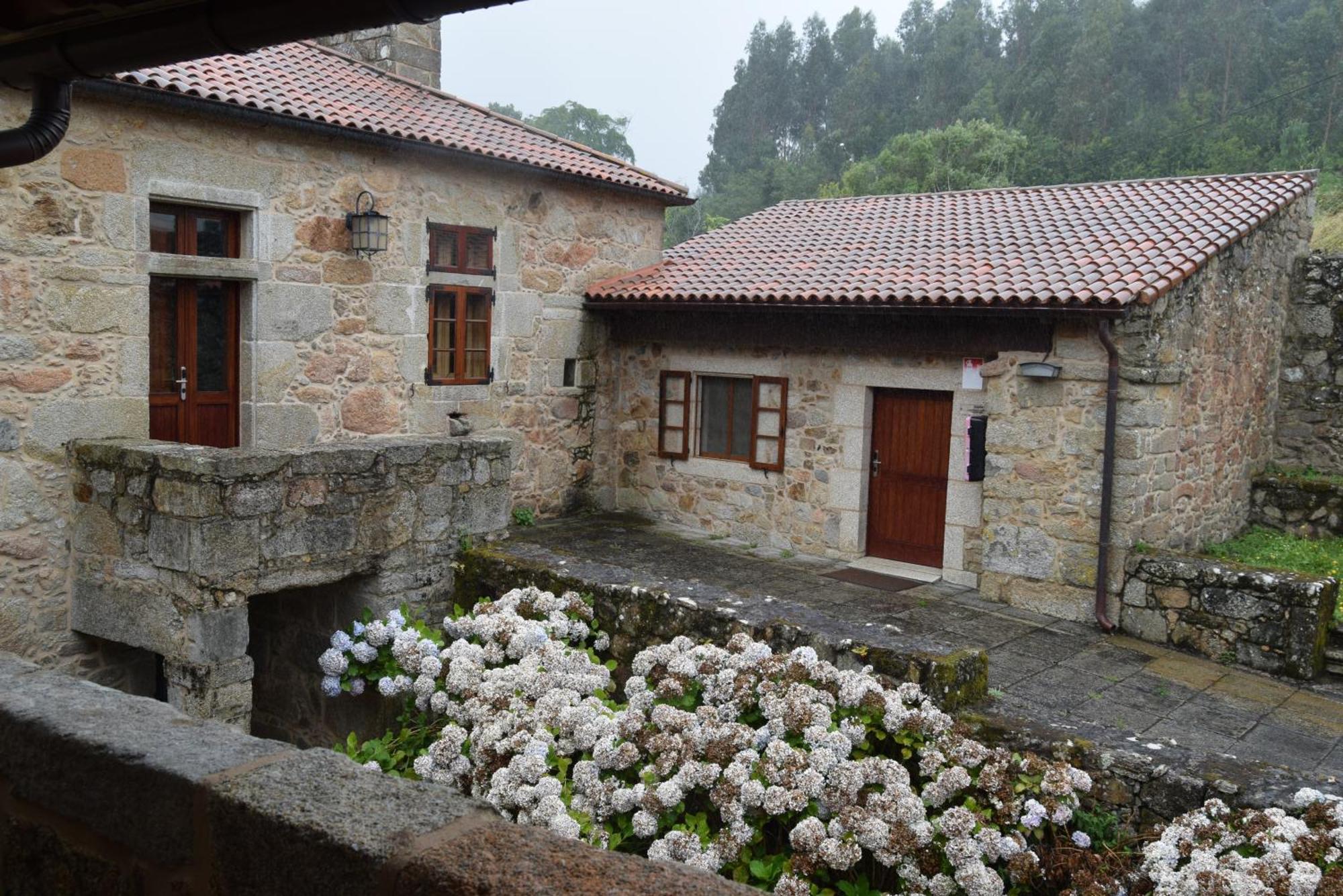 Monasterio Y Pension De Moraime Kültér fotó