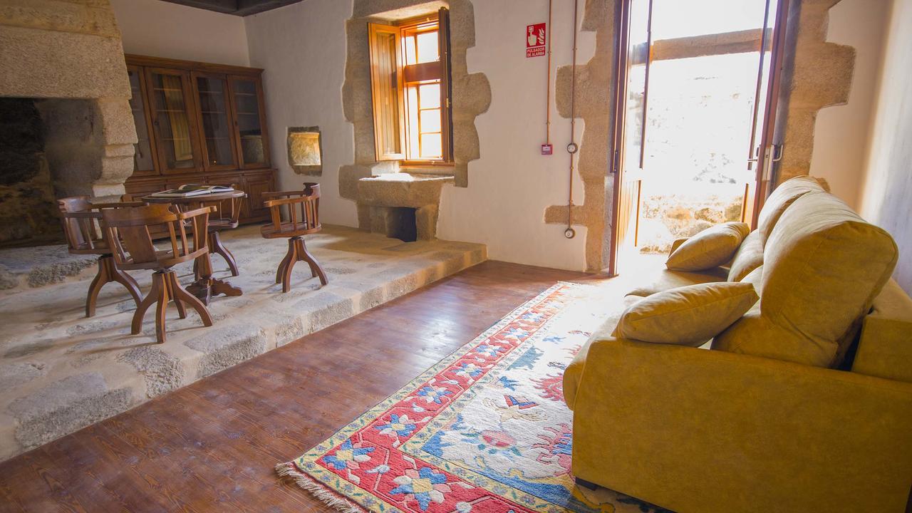 Monasterio Y Pension De Moraime Kültér fotó